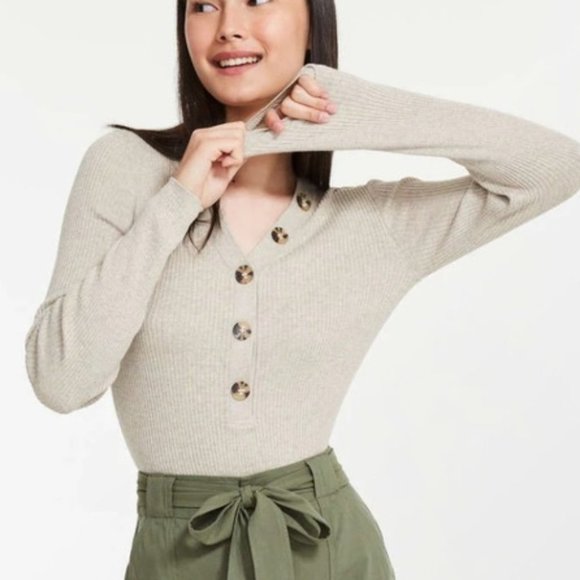 XL Joe Fresh Long Sleeve Henley Sweater with Tortoise Shell Buttons - Picture 1 of 8